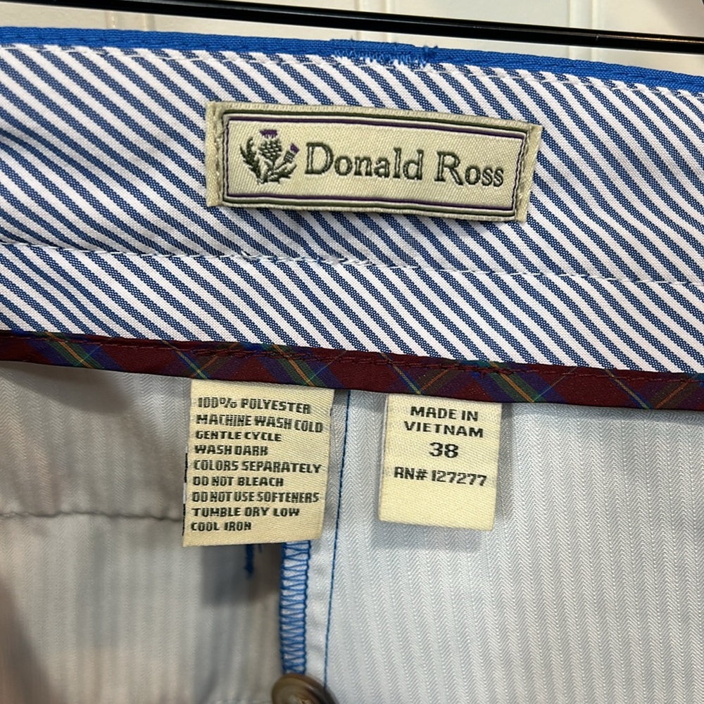 Donald Ross blue men’s shorts size 38 excellent condition no flaws zipper front